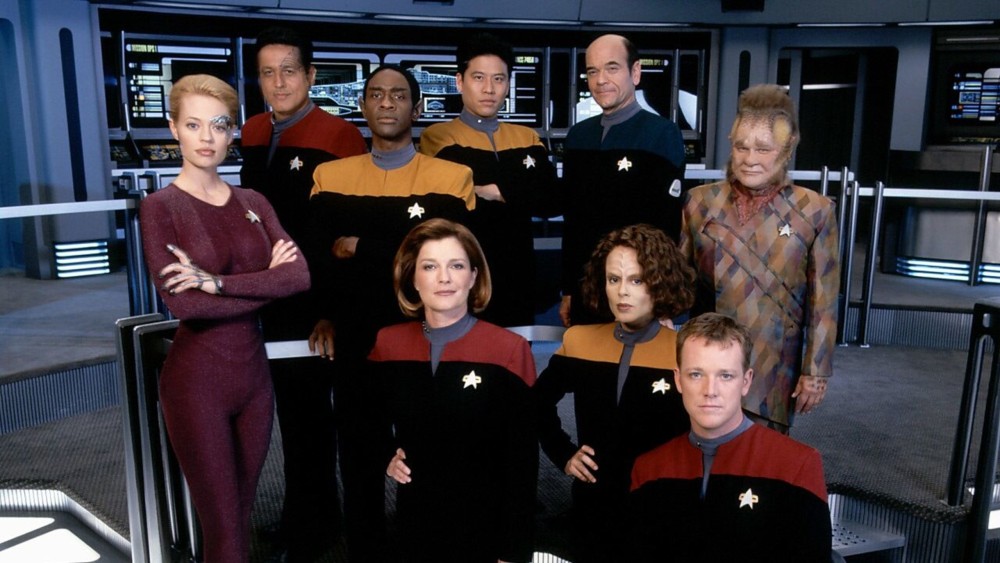 Star Trek Voyager Crew.jpg